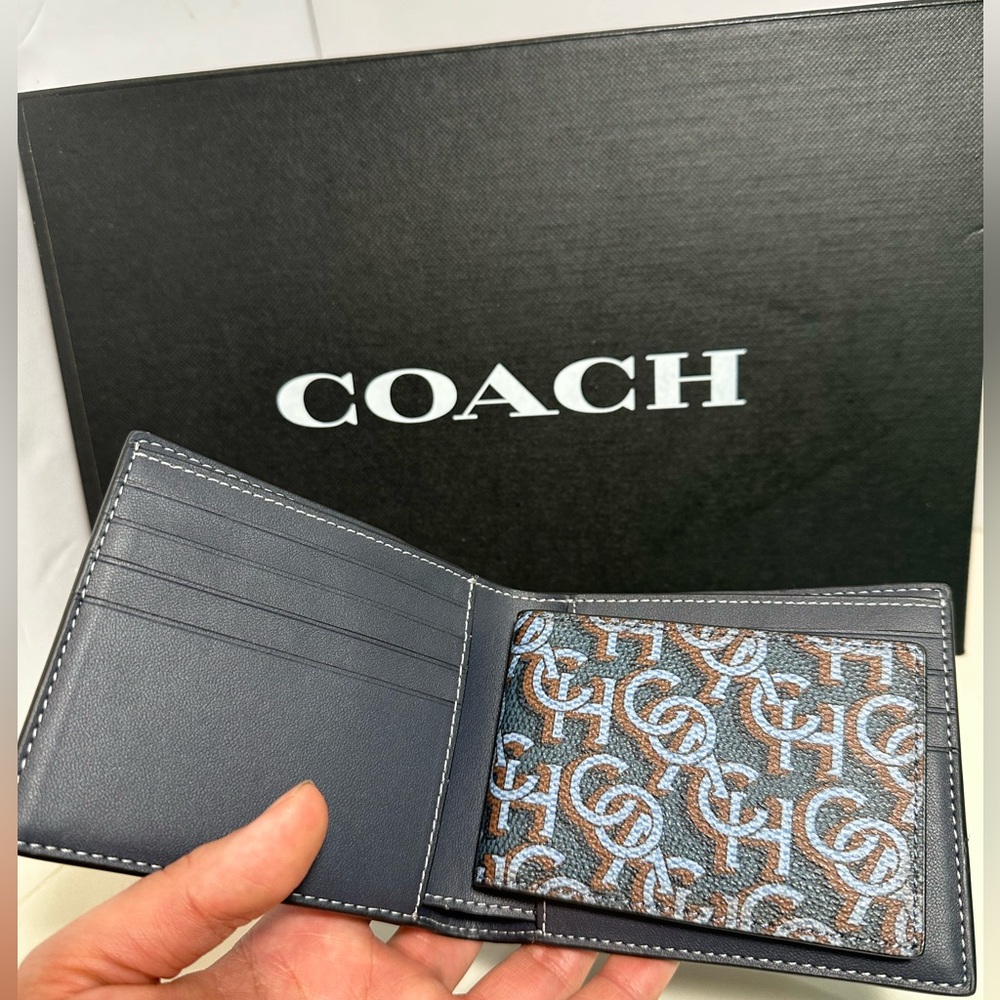 Coach Men's 3-n-1 Wallet✨